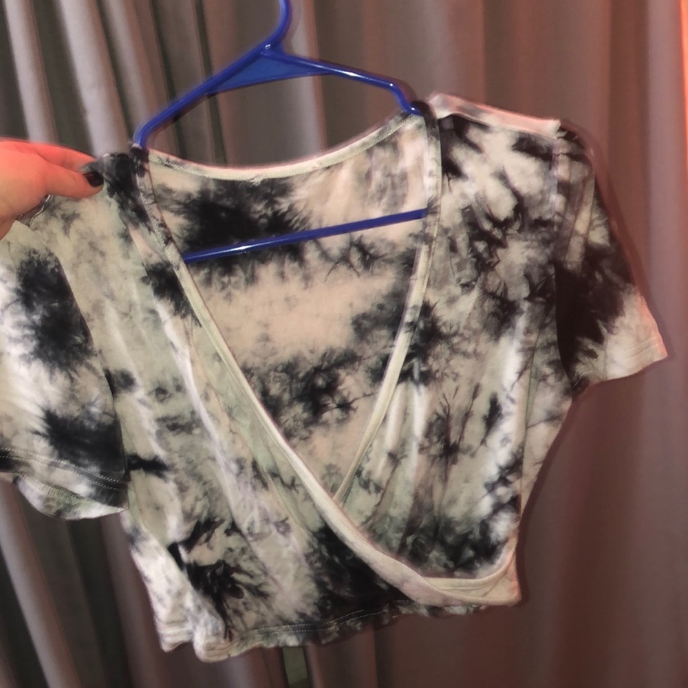 tie dye crop top